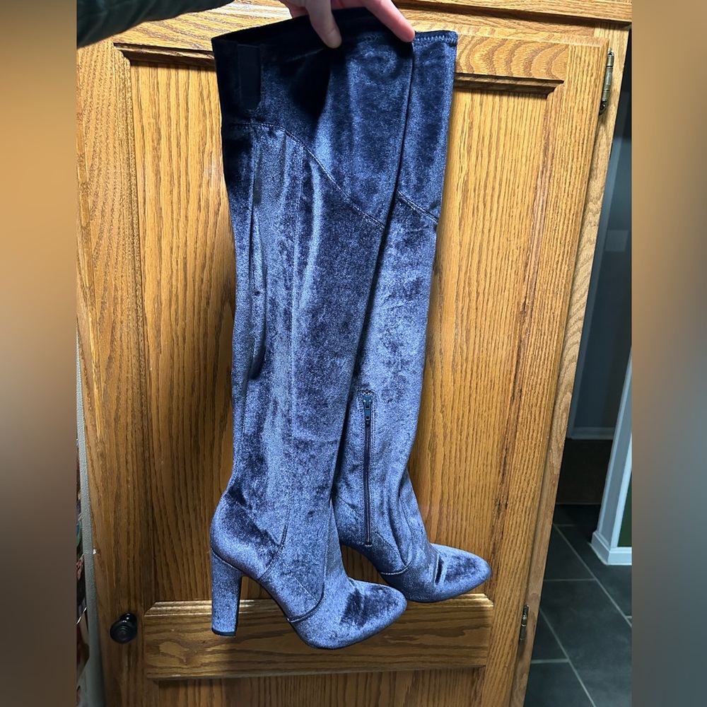 Beautiful blue over the knee boots size 9. Taylor swift boots!
